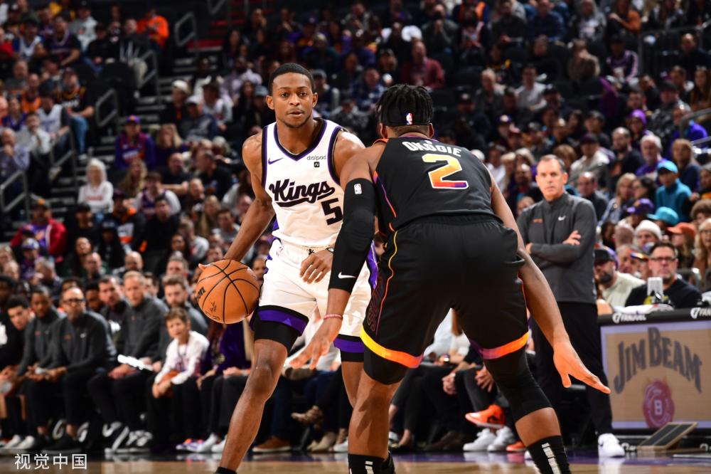 在进攻端展 在进攻端展